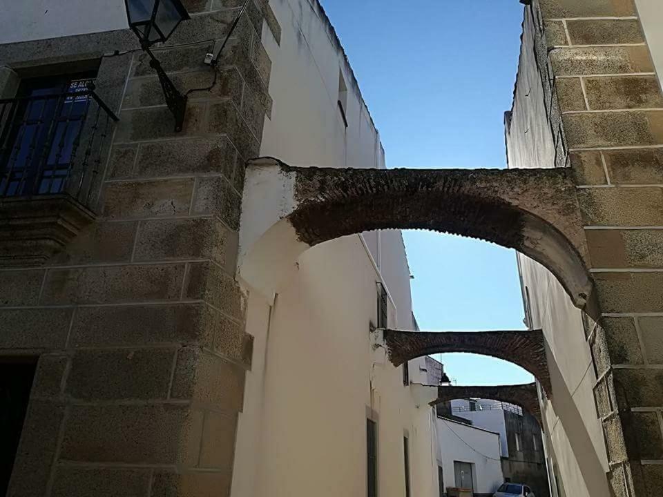 Apartamentos Andrada Casar De Caceres Luaran gambar